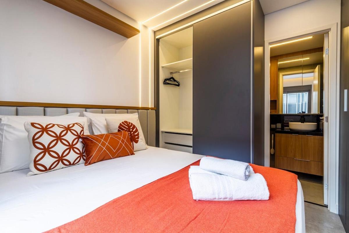 Fl1210 - Fl1210 Novinho E Equipado No Coracao Da Faria Lima Apartamento São Paulo